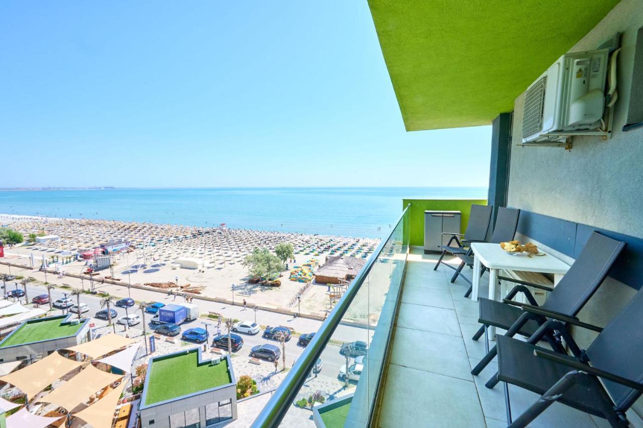Dream By Cb Seafront In & Pools Apartment Mamaia